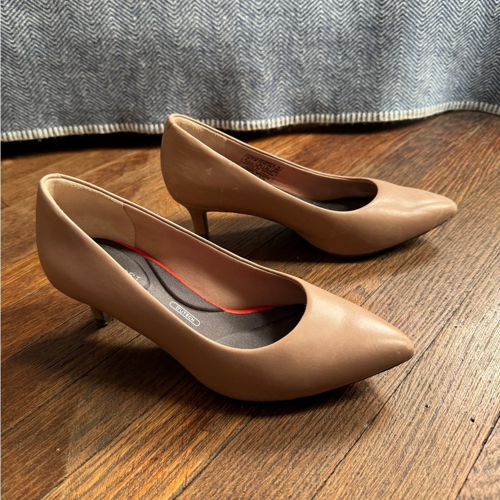Rockport WOMEN'S TOTAL MOTION KALILA HEEL in beige size US 5